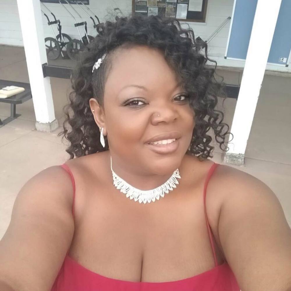 Meet your Posher, Darline